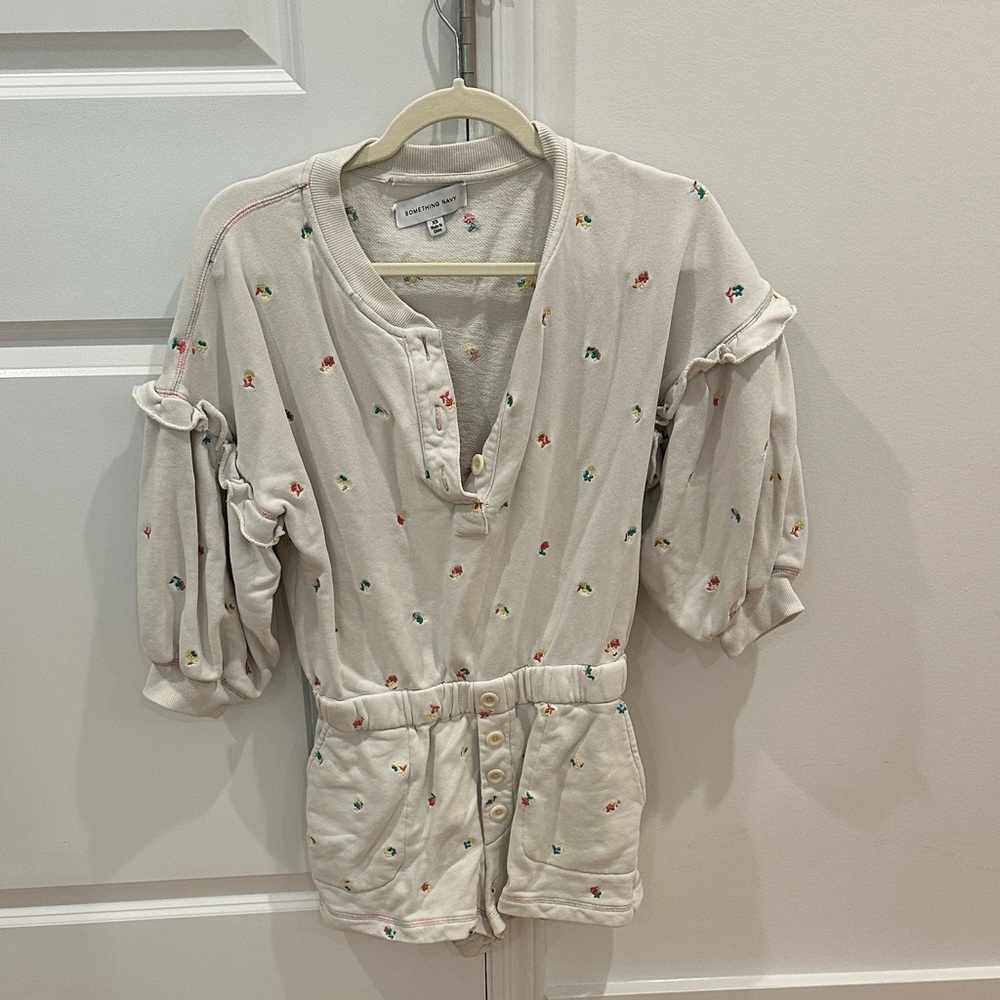 SOMETHING NAVY Romper with Floral Embroidery